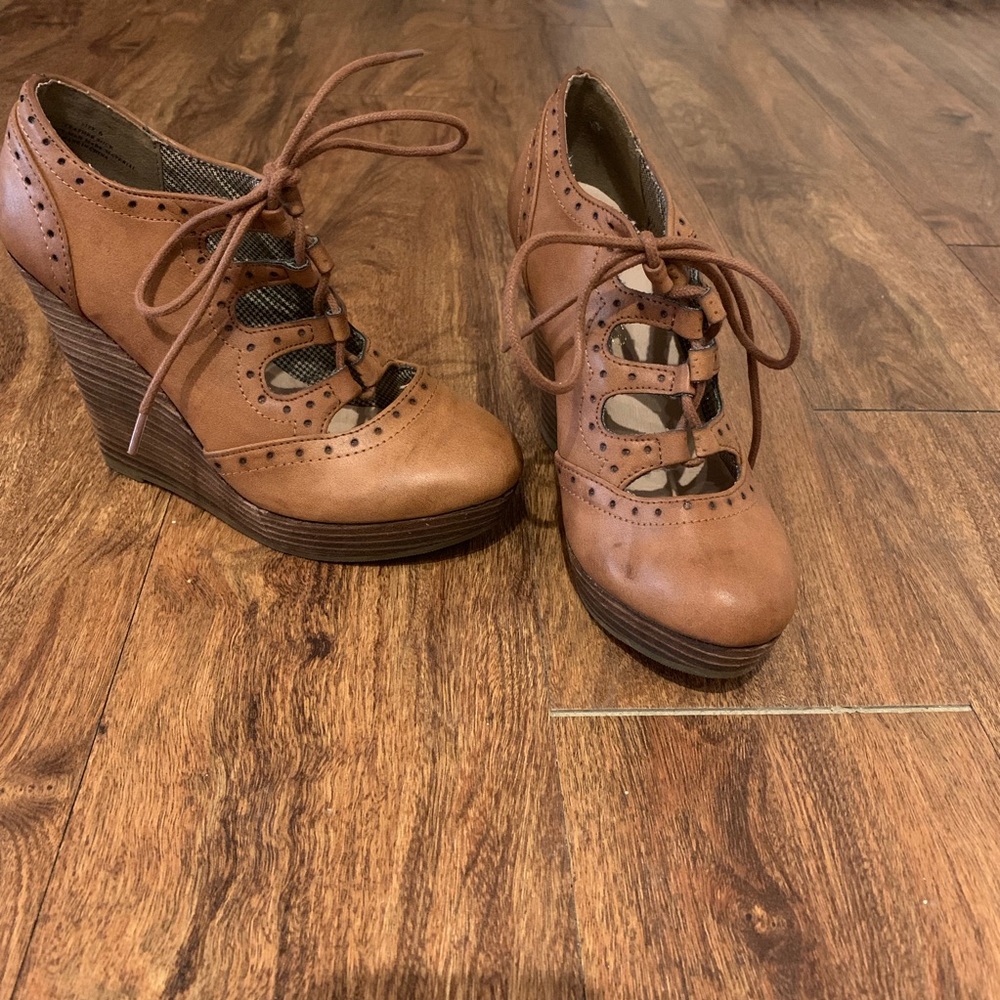 Brown Wedges